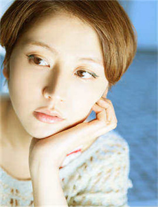 丰满性感日本美女